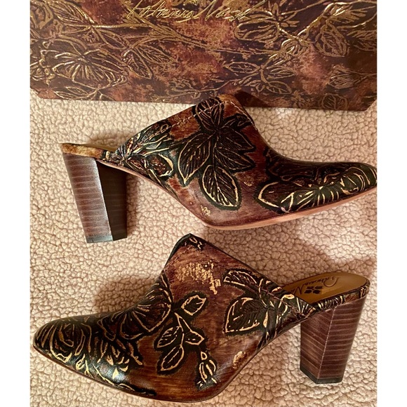 Patricia Nash Ruffina Chocolate/Gold Mules - Picture 2 of 7